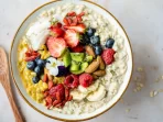 porridge-breakfast-super-bowl-healthy-lifestyle_53876-124353