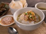 bubur ayam. chicken porridge with soup. indonesian culinary