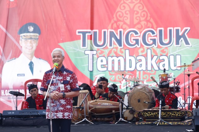 Gubernur Jateng membuka Festival Tungguk Tembakau