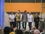 Presiden Jokowi saat beri bantuan di Sleman