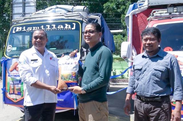 PJ Gubernur NTT Andriko saat me-launching benih jagung hibrida Nusa Timore 77